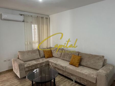 SHTEPI PRIVATE ME QIRA 72 M2 KINOSTUDIO 400 EURO