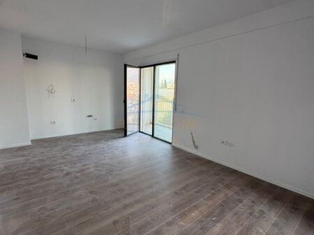 Shitet, Apartament 2+1+2+ 2 Poste Parkim, Kompleksi ASL 2 . Spot73893