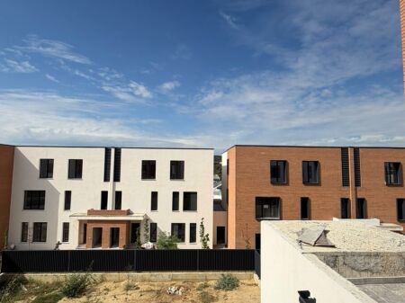 Shitet apartament duplex 3+1+2+2 Depo+Oborr tek Piccadilly Residence , TEG