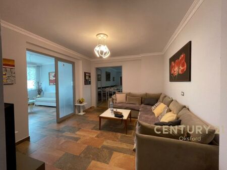 VICINO A SELVIS IN VIA SIRI KODRA, VENDESI 2 APPARTAMENTI 3+1+2 E APPARTAMENTO 1+1 422,400 €