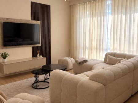 # IN AFFITTO: 1+1 📍 Nuovo Boulevard (Vicino a SPAK - Via Jordan Misja) - 70.000 ALL/Mese - Edificio Nuovo A.2026 - 4° Piano - SUP. 80m² || (100% Mai Abitato, 100% Nuovo 🔥)
