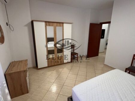 🏡 Jepet me qira apartament 1+1 në zonën e Plazhit, Durrës!