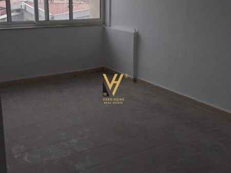UFFICIO 70 M2 IN AFFITTO A FRESK 40.000 LEKE