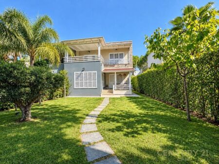 Villa in vendita a Lura 2