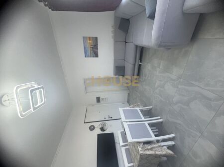 APARTAMENT 1+1+VERANDE ( I MODIFIKUAR) NE SHITJE