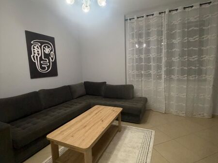 🏠 JEPET ME QIRA – APARTAMENT 1+1  📍 Misto Mame 🏢 Kati 8 | 🛗 Me ashensor 💰 40.000 Lekë/muaj