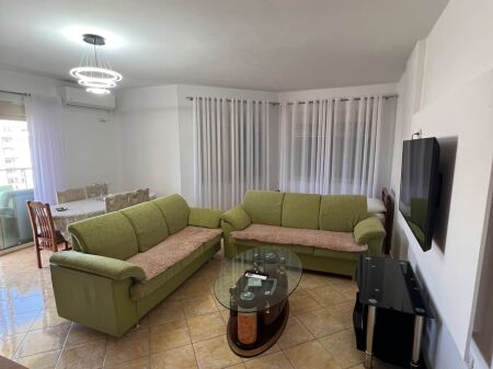 Jepet me qira apartament 1+1 me pamje deti – Plazh, Durrës
