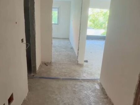  SHITET APARTAMENT 1+1 – PASKUQAN PLATINUM 2   Paskuqan, Platinum 2  Kati 1 – Banim  Tipologjia: 1+1  Çmimi: 82,500 €
