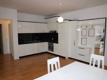 Affittasi 2+1+1 Giardino Botanico Moschea 80.000 leke