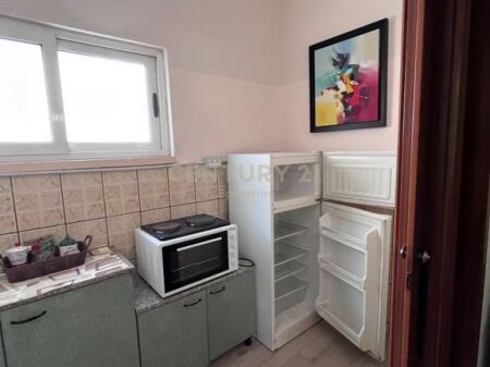 Jepet me qira kati i parë i një shtëpie private , 1+1– 500 €/muaj