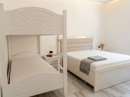 2+1 i bollshëm 94 m² në Shkëmbin e Kavajës, Durres – Pallat i mirëadministruar me ashensor !