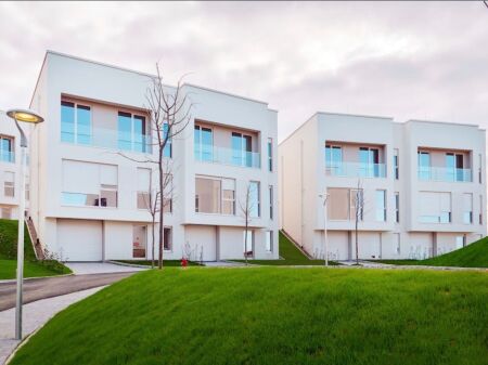 Jepet me qira vilë 3-katëshe – ABA Residence