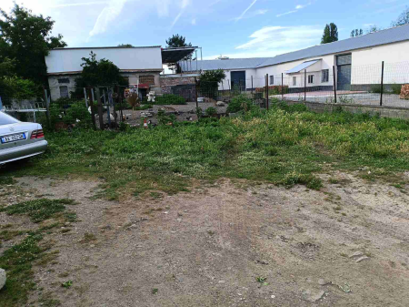 Shitet Truall 533 m² - Zona Industriale 2, Korçë (Ish-Konservimi)