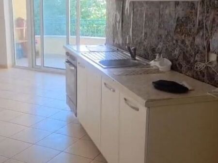 APPARTAMENTO 2+1 30.000 LEKE MERCATO ELETTRICO