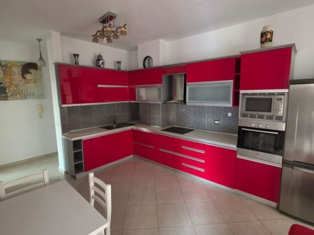 Qera | Apartament 3 + 1 | Materniteti i Ri | 850 €/muaj
