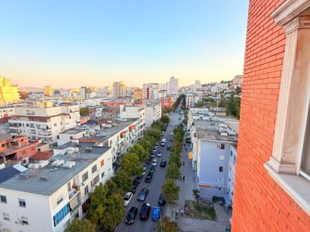 JEPET ME QERA APARTAMENT 2+1 MUZEU I DESHMOREVE, DURRES