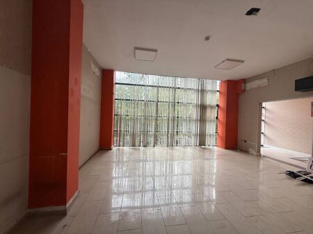 We sell commercial premises in Brryl – view and direct access from the street