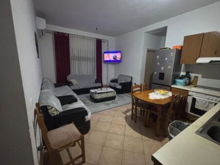 Apartament 1+1 per qera tek Spitali Qsut prane Pediatrise !