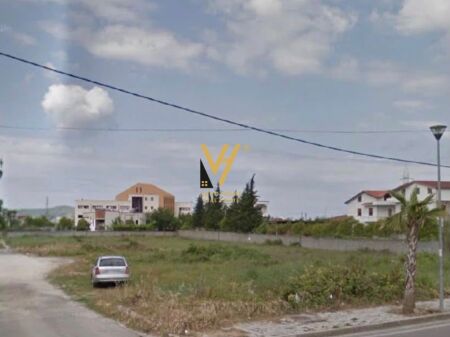 SHITET TRUALL 1.000 M2 NE KAVAJE 210.000 EURO