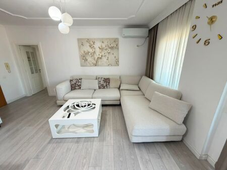 🏠 Appartamento 2+1 in affitto  📍 Ex Parco Autobus, zona 21 Dhjetori