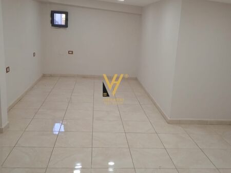 LOCALE COMMERCIALE DI 30 M2 IN AFFITTO IN VIA DURRESIT 50.000 LEKE