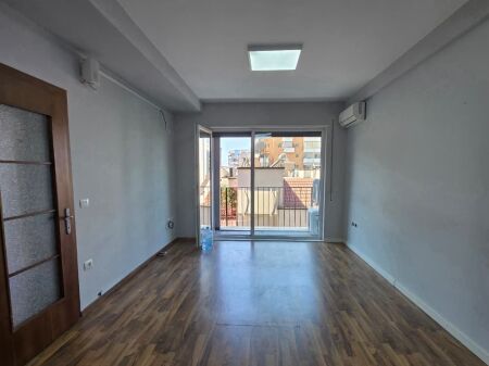 Affitto | Ambjent Biznesi | 21 Dhjetori | 1300 €/mese