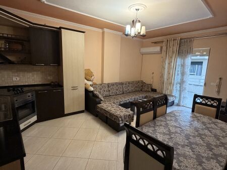 Jepet me qera Apartment 1+1 ne Plazh