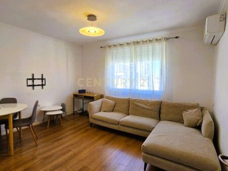 Apartament 1+1 me qira ne Xhamllik