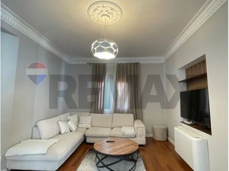 Apartment - For Rent - Selita e Vjetër Street, Tirana