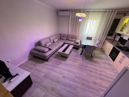 Qender Rr Kavajse jepet me qera Apartament 2+1 me garazh Tirana ID 5648