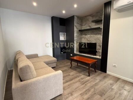 AFFITTASI APPARTAMENTO 2+1+2+VERANDA AL GIARDINO BOTANICO|ZOOLOGICO 700 € /Mese 65.000 Lek /Mese