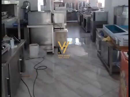 LOCALE COMMERCIALE 240 M2 IN AFFITTO A YZBERISHT 2.500 EURO