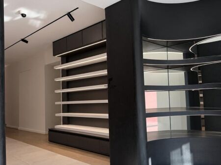 SHOP FOR RENT 130 M2 VASIL SHANTO 300,000 LEKE FH-94614