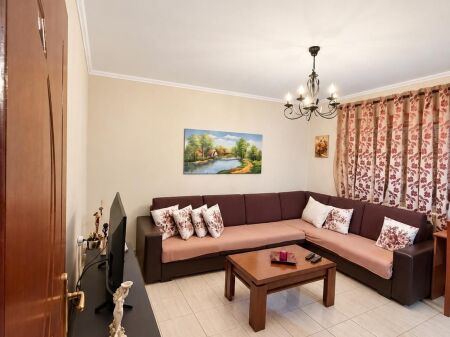 Shitet Apartament 1+1 Prane Shkolles Bajram Curri ne Tirane