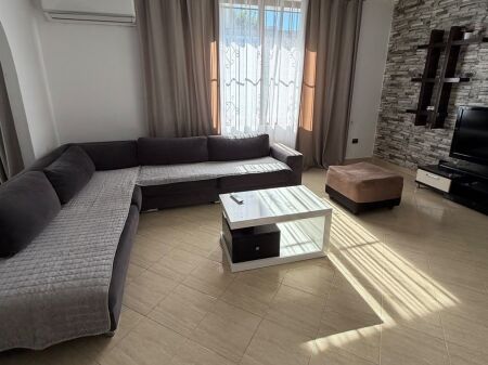 Vasil Shanto rents out a 2+1 apartment, furnished 70,000Leke