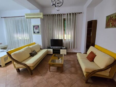 Jepet me Qira Apartament 2+1 – Përballë Tajvanit