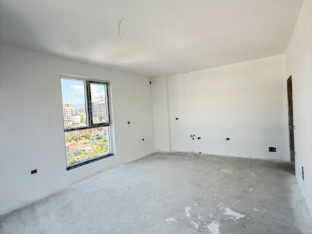 Apartament 2+1+Ballkon  Ne Shitje  prane rrethrrotullimit Ne Paskuqan