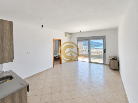 Apartament 1+1 në shitje në Sarandë – 75 m² me pamje ballore nga deti