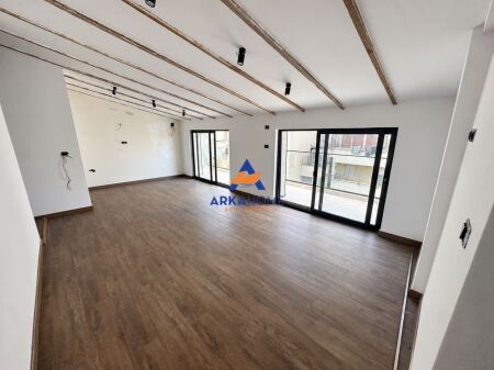 SHITET APARTAMENT 1+1+BALLKON "NE QENDER" 18.000.000 LEKE (I DISKUTUESHEM)