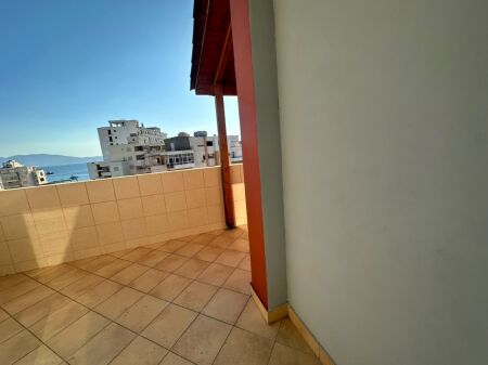 Shitet Apartament 2+1+2 Tualete me verande me pamje Deti - Lungomare Vlore