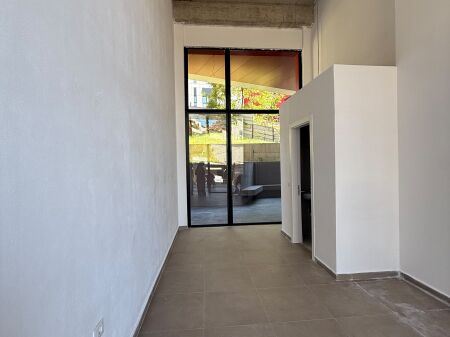 Dibres Street, Arlis Complex rents empty business premises 70,000 lek
