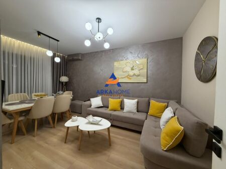 JEPET ME QIRA APARTAMENT 1+1+BALLKON "MYSLYM SHYRI" 65.000 LEKE