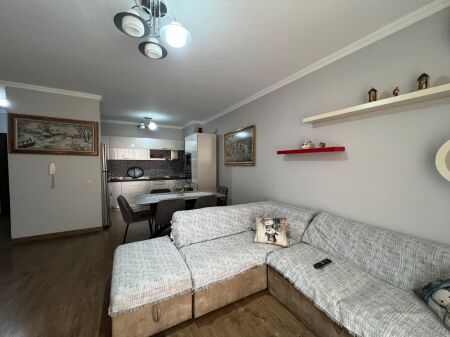 Apartment 2+1 for rent Yzberisht !