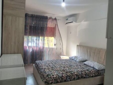 JEPET ME QIRA APARTAMENT 1+1 – PRANË SPITALIT, DURRËS!