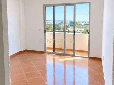 Appartamento 1+1 (+ Posto auto opzionale) in vendita a Spiaggia Ruota Rossa, Durazzo