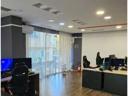 APARTAMENT PER ZYRA 3+1+2 ME QIRA – PRANË LIBRIT UNIVERSITAR, TIRANË