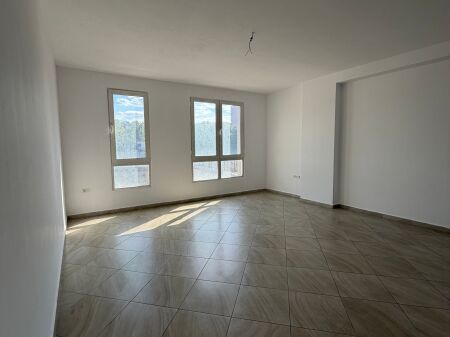 Shitet apartament 1+1, UNIVERSITETI MESDHETAR I SHQIPËRISË, TIRANË