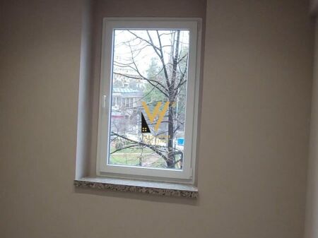 LOCALE COMMERCIALE 63 M2 IN AFFITTO VICINO ALLO STADIO DINAMO 80.000 LEKE