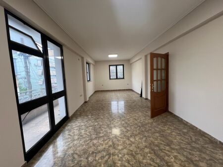 QIRA AMBJENT ZYRE 125 M2 - ATSH - PRANE PAZARIT TE RI