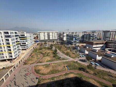 Shop for rent in the center of Univers City!